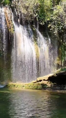 Водопады живых обоев. каскад в для Android — скриншот 1