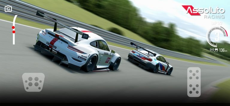 Assoluto Racing для iOS — скриншот 1