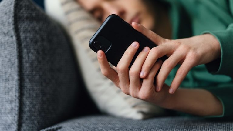 ИИ, который тебя понимает: Тестируем виртуальных собеседников и нейро-психологов