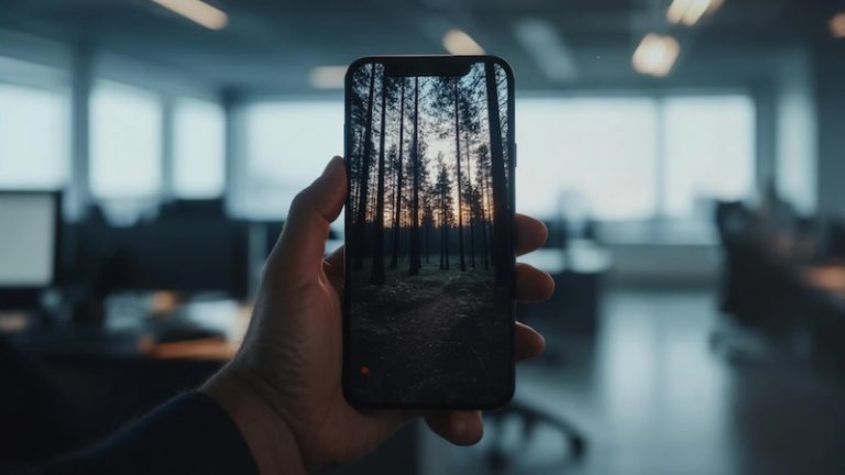 Лучшие «живые» обои, которые не тратят заряд батареи: ТОП приложений