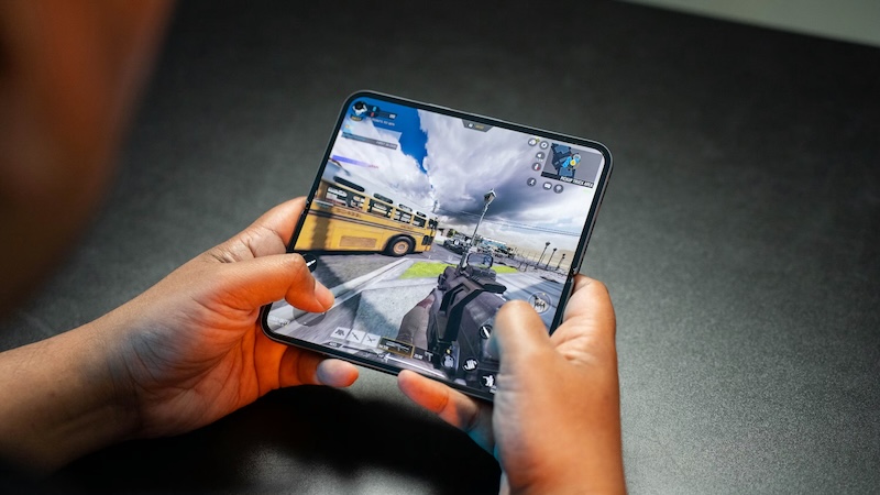 Обложка Игры для складных смартфонов: 11 проектов, которые раскрываются вместе с вашим телефоном